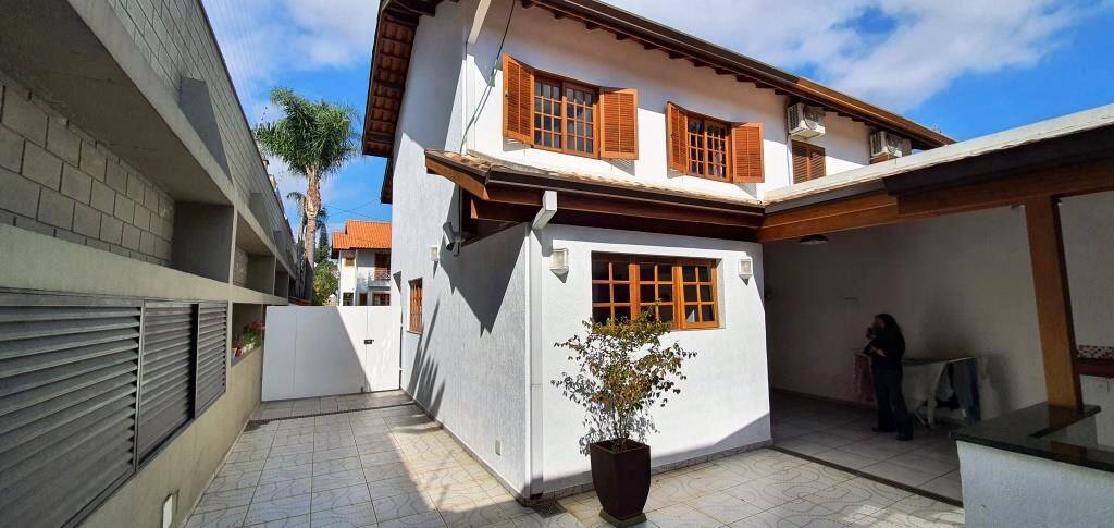 Casa de Condomínio à venda com 3 quartos, 110m² - Foto 1