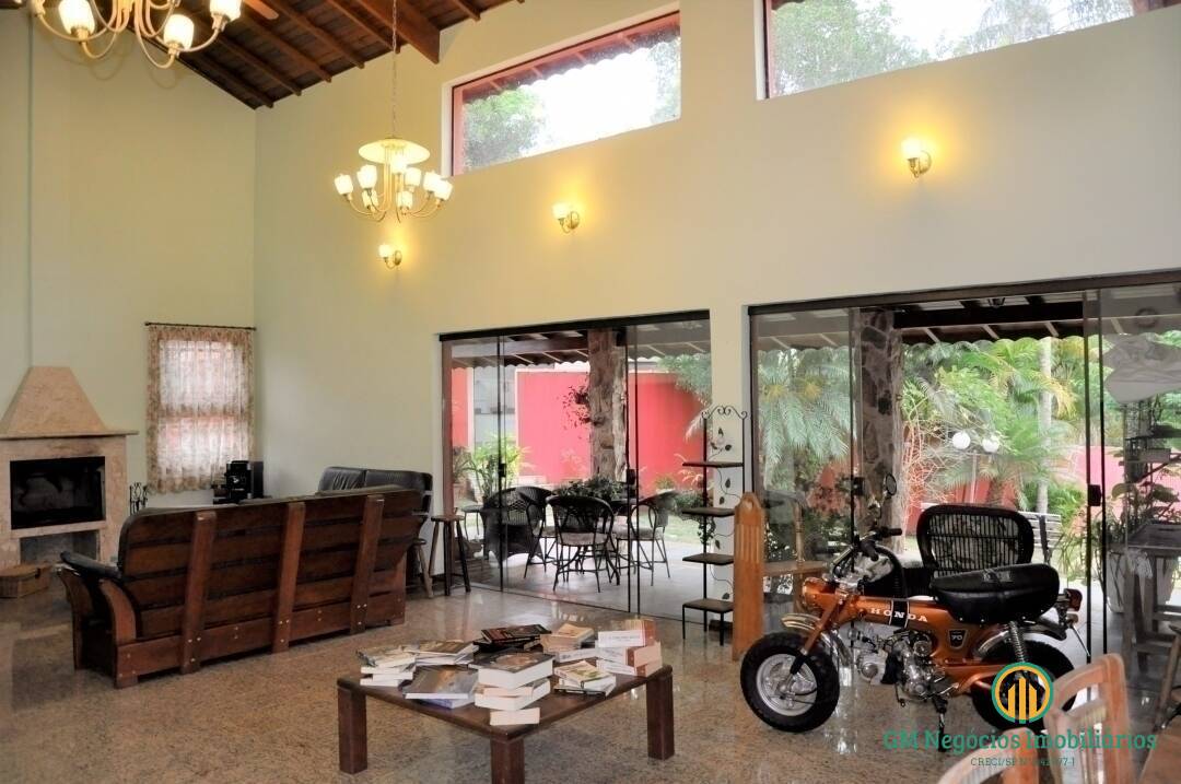 Casa de Condomínio à venda com 4 quartos, 1113m² - Foto 1