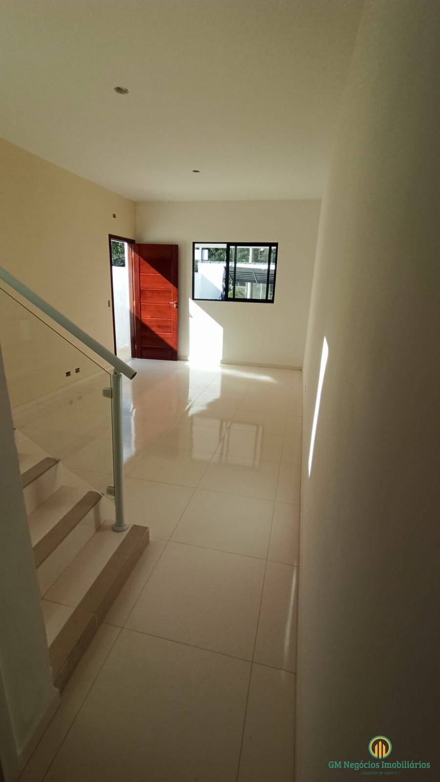 Casa à venda com 3 quartos, 90m² - Foto 4