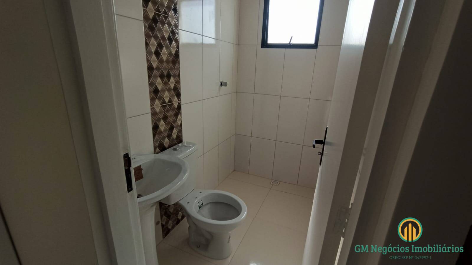 Casa à venda com 3 quartos, 90m² - Foto 14