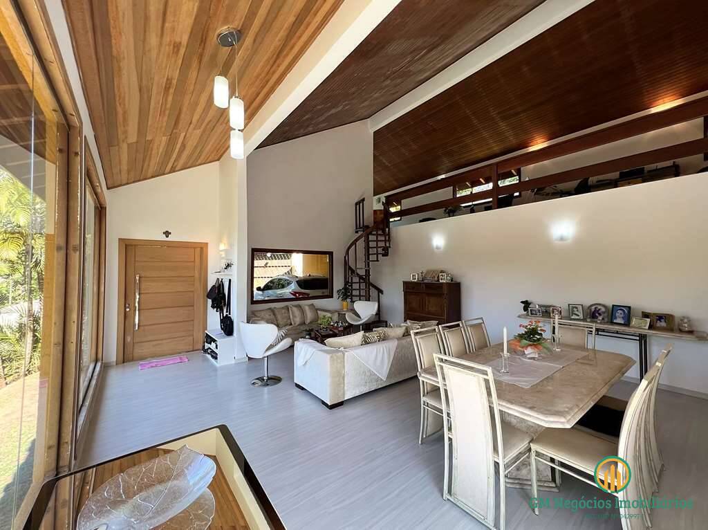 Casa à venda com 4 quartos, 350m² - Foto 9