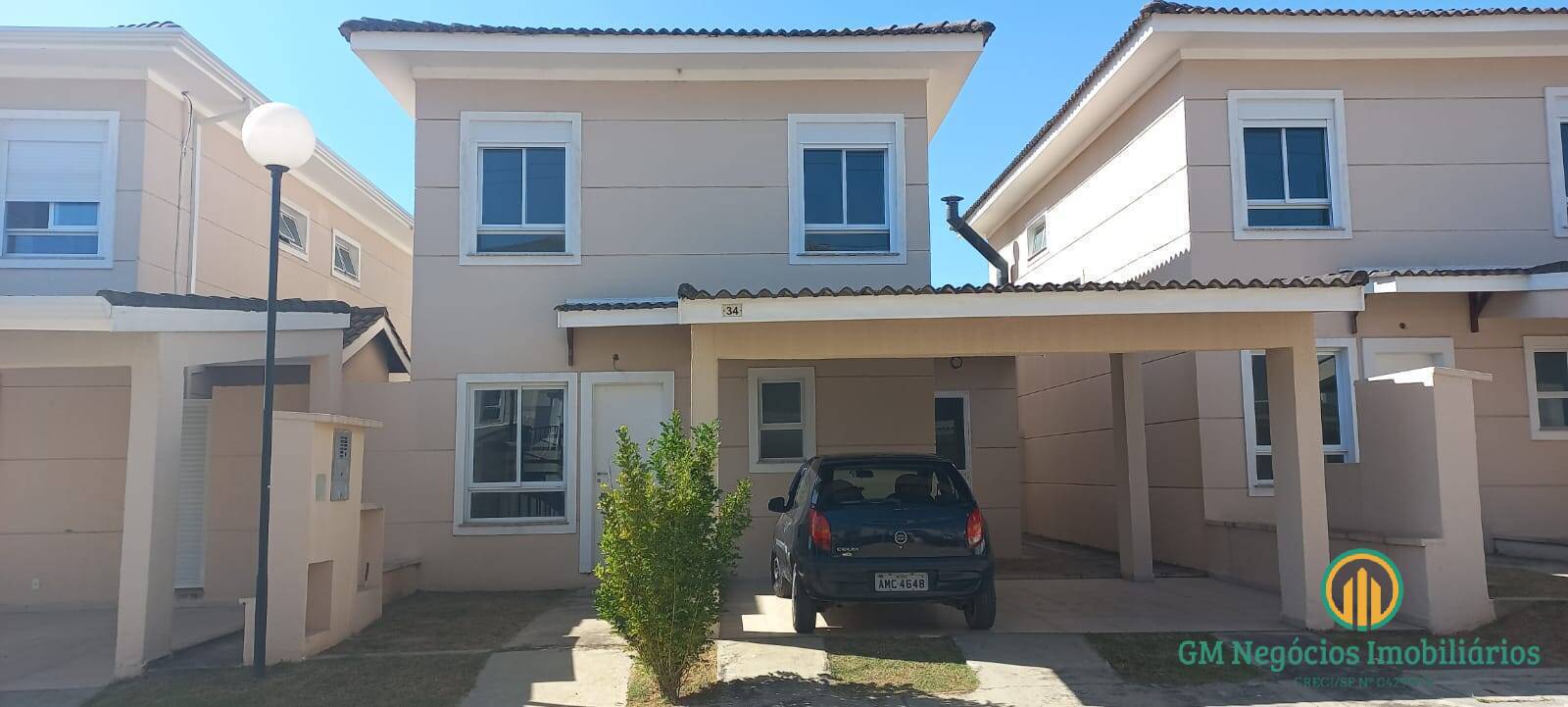 Casa de Condomínio à venda com 3 quartos, 250m² - Foto 1