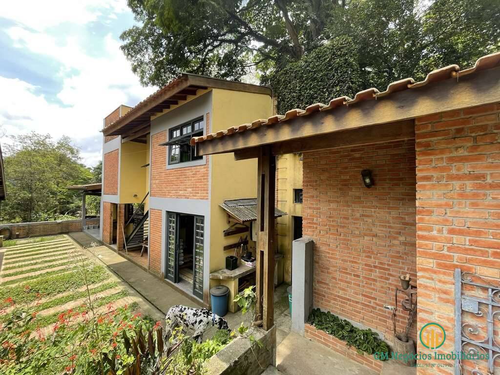 Casa à venda com 3 quartos, 364m² - Foto 1