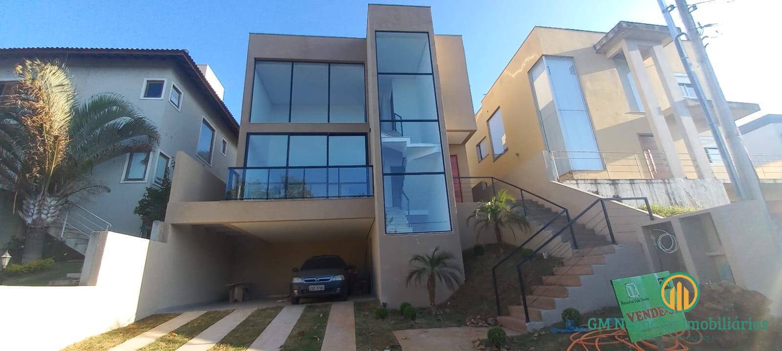 Casa de Condomínio à venda com 3 quartos, 226m² - Foto 1