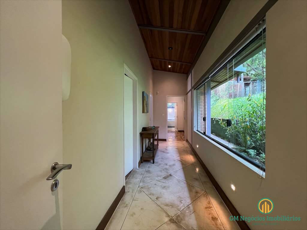 Casa de Condomínio à venda com 5 quartos, 382m² - Foto 31