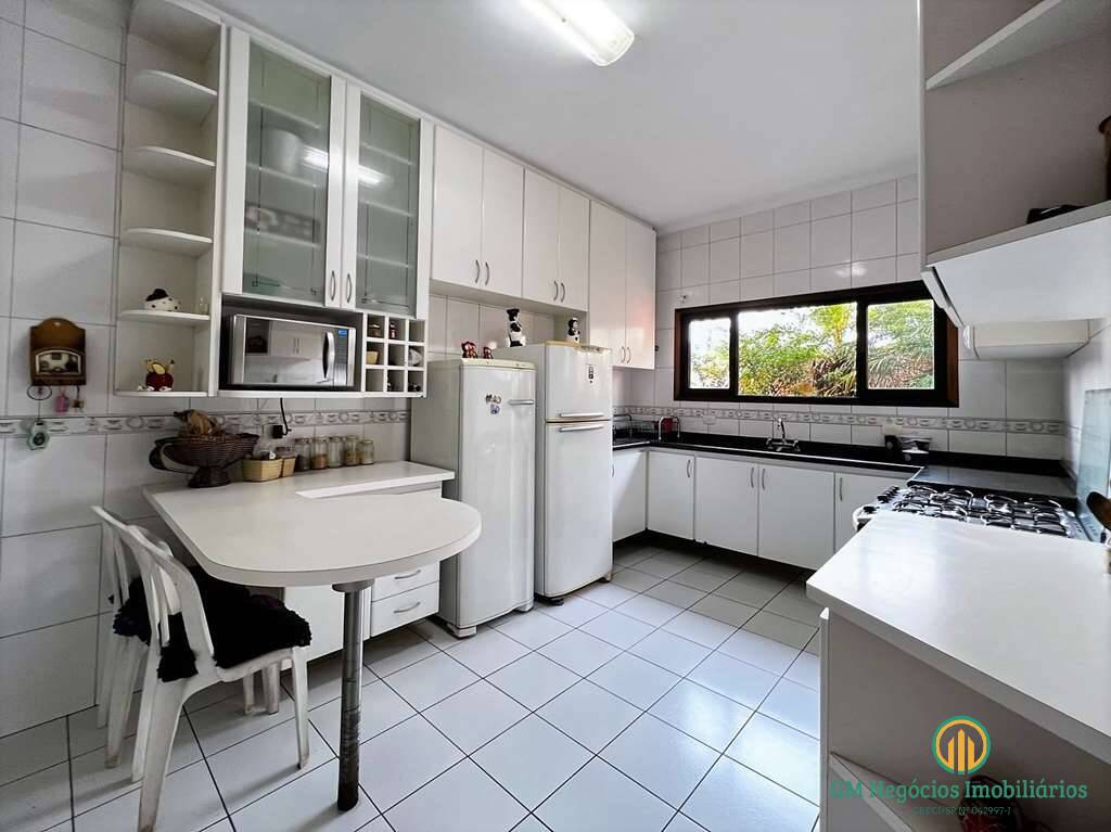 Casa de Condomínio à venda com 3 quartos, 360m² - Foto 13