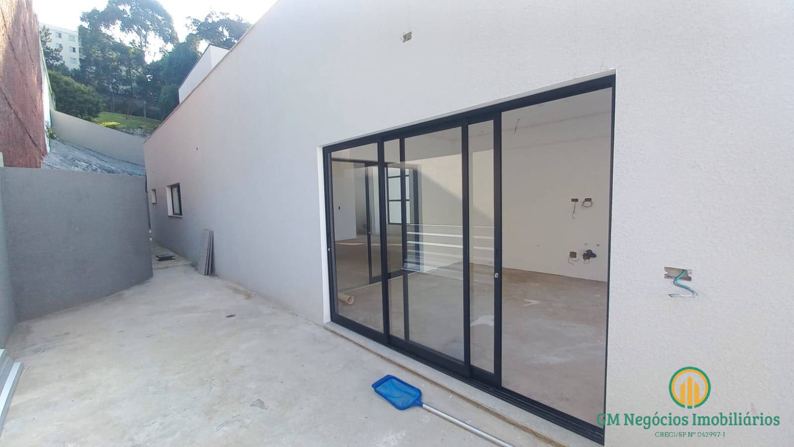 Casa de Condomínio à venda com 5 quartos, 338m² - Foto 2