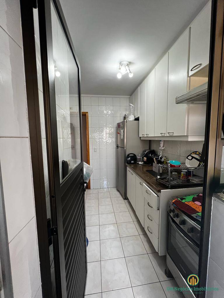 Apartamento à venda com 2 quartos, 64m² - Foto 18