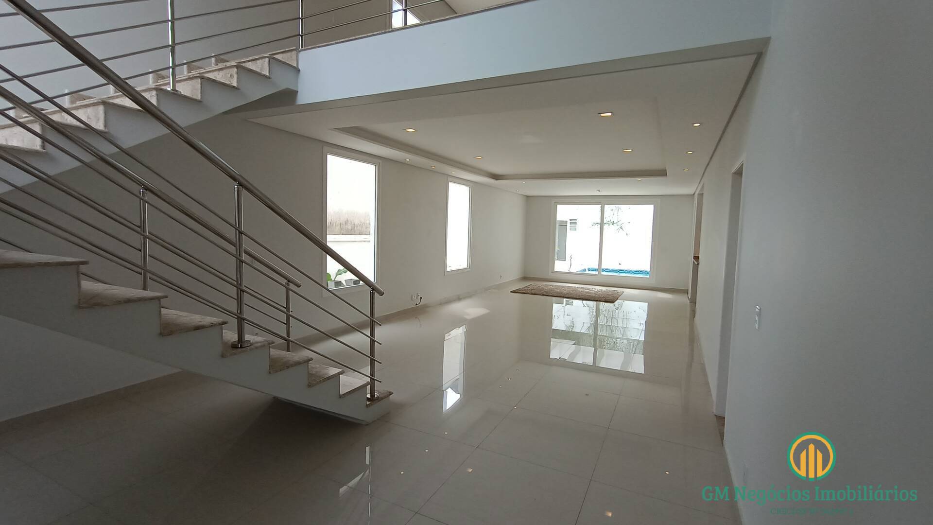 Casa à venda com 3 quartos, 380m² - Foto 4