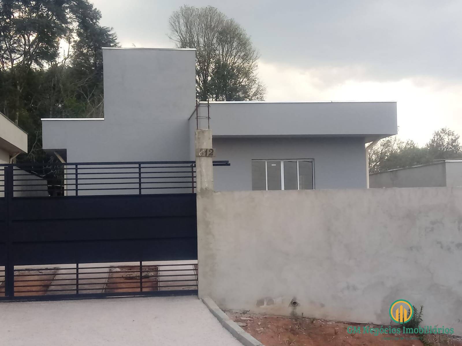 Casa à venda com 3 quartos, 81m² - Foto 1