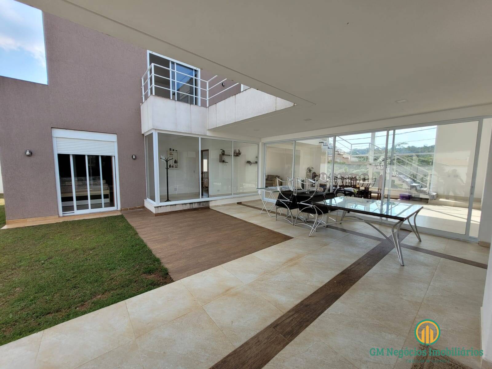 Casa de Condomínio à venda com 3 quartos, 324m² - Foto 3