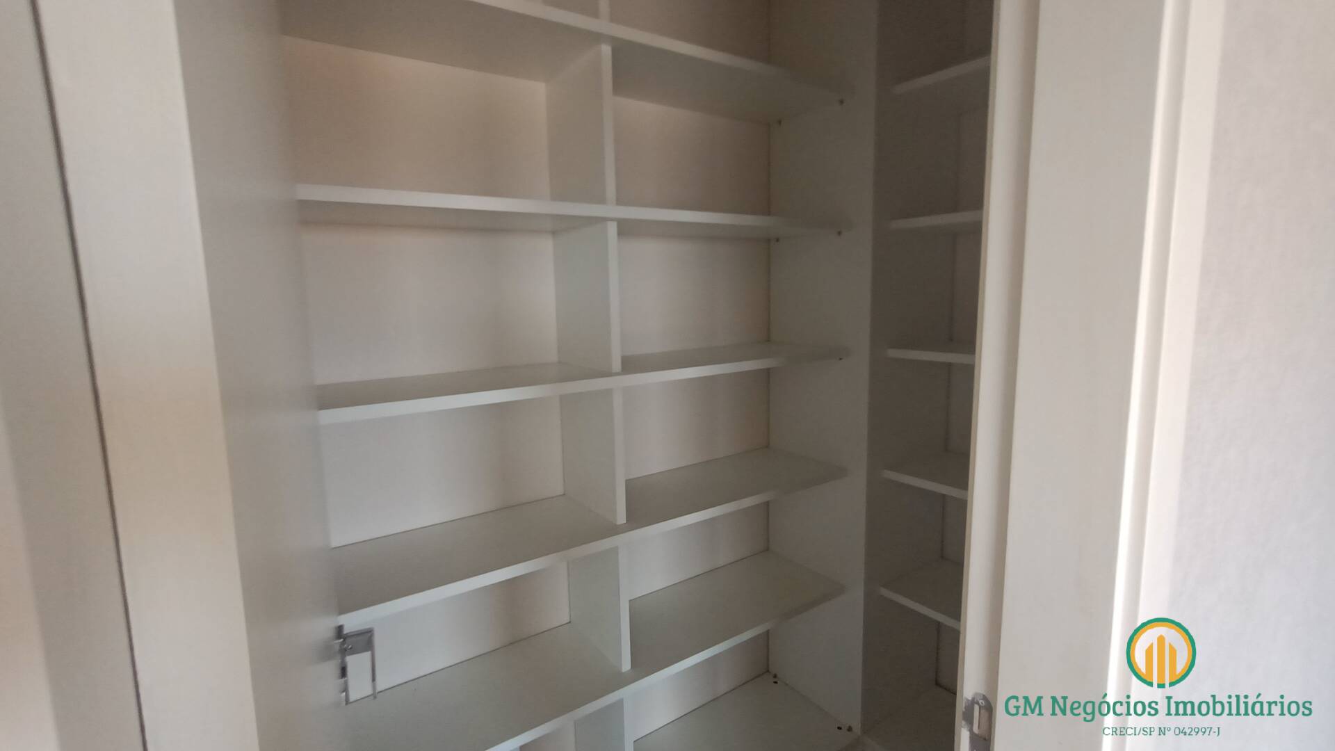 Apartamento à venda com 2 quartos, 74m² - Foto 32