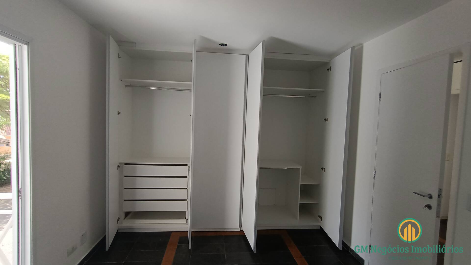 Casa de Condomínio à venda com 3 quartos, 221m² - Foto 21