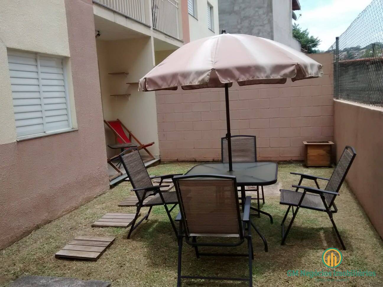 Apartamento à venda com 2 quartos, 70m² - Foto 2