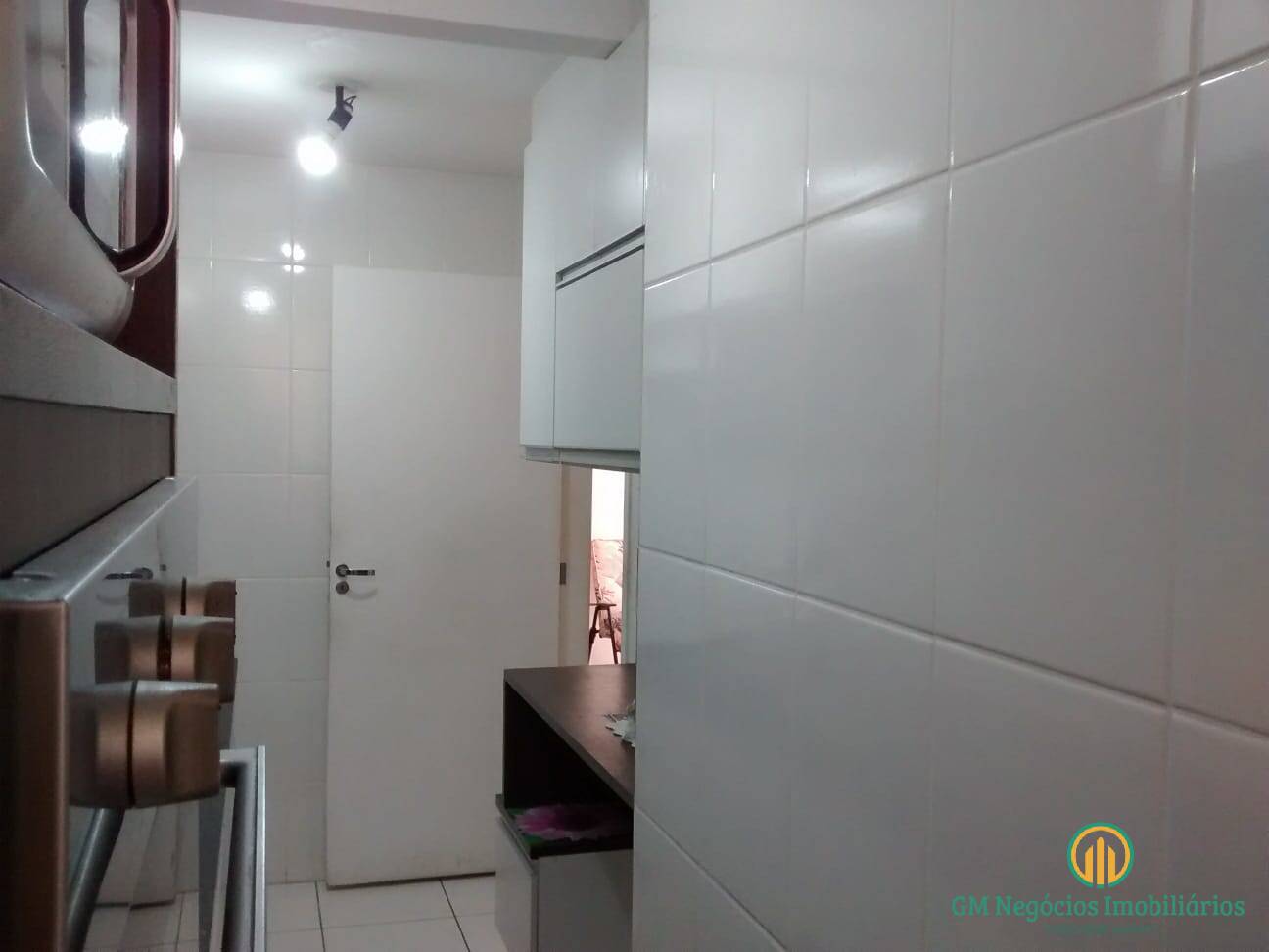 Apartamento à venda com 2 quartos, 70m² - Foto 9