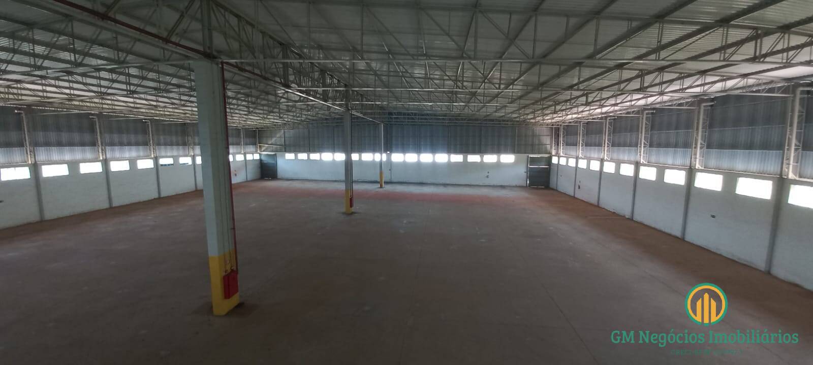 Depósito-Galpão-Armazém à venda e aluguel, 3700m² - Foto 1