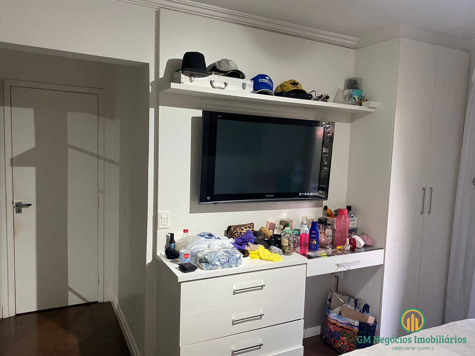 Apartamento à venda com 3 quartos, 117m² - Foto 2