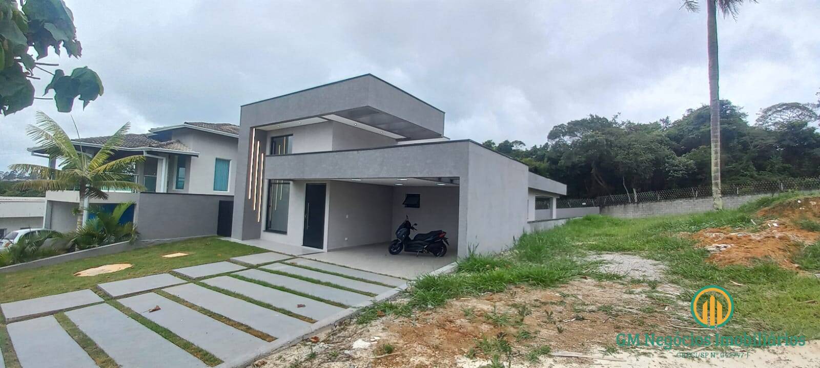 Casa de Condomínio à venda com 3 quartos, 256m² - Foto 2