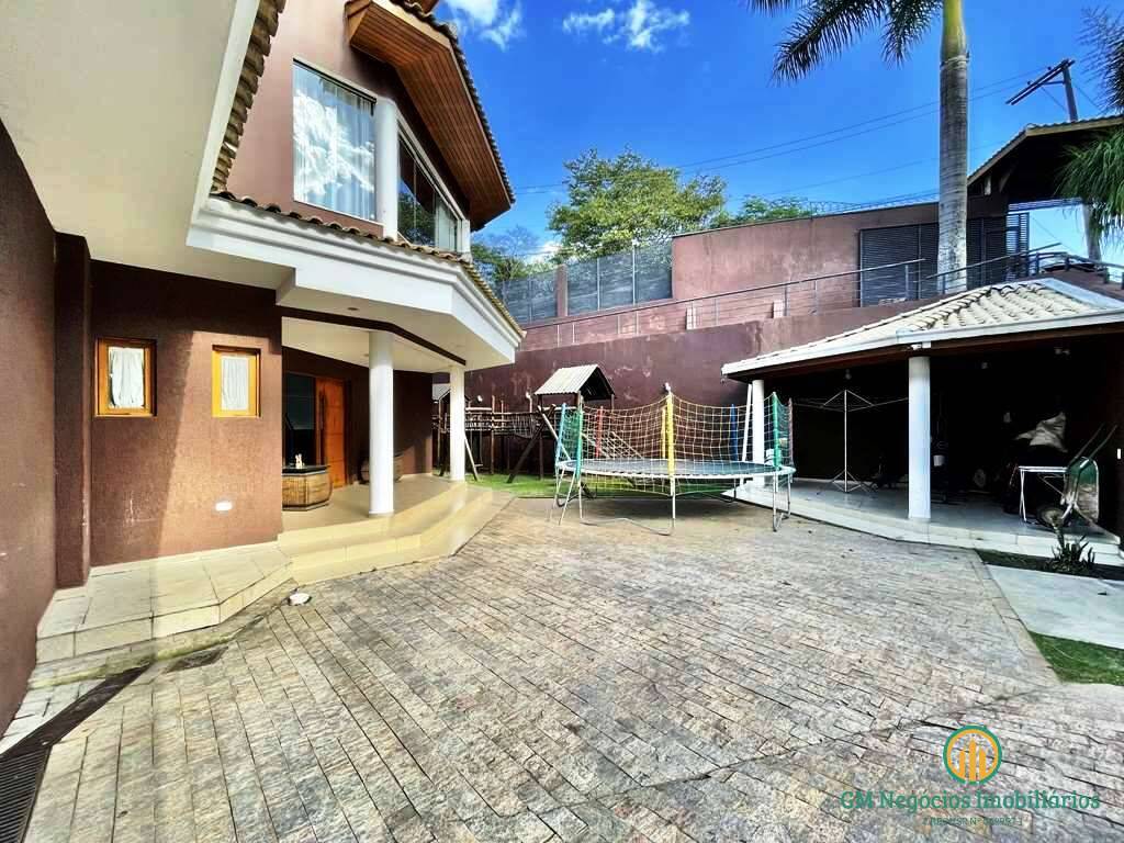 Casa à venda e aluguel com 5 quartos, 890m² - Foto 2