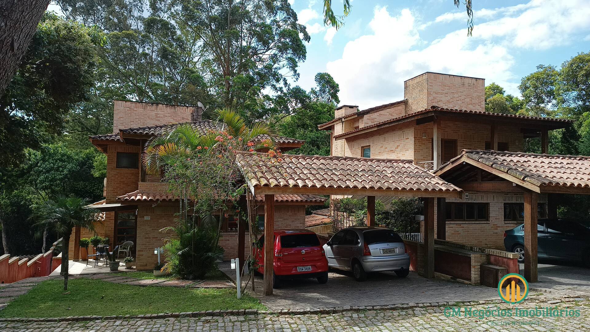 Casa de Condomínio à venda com 5 quartos, 320m² - Foto 2