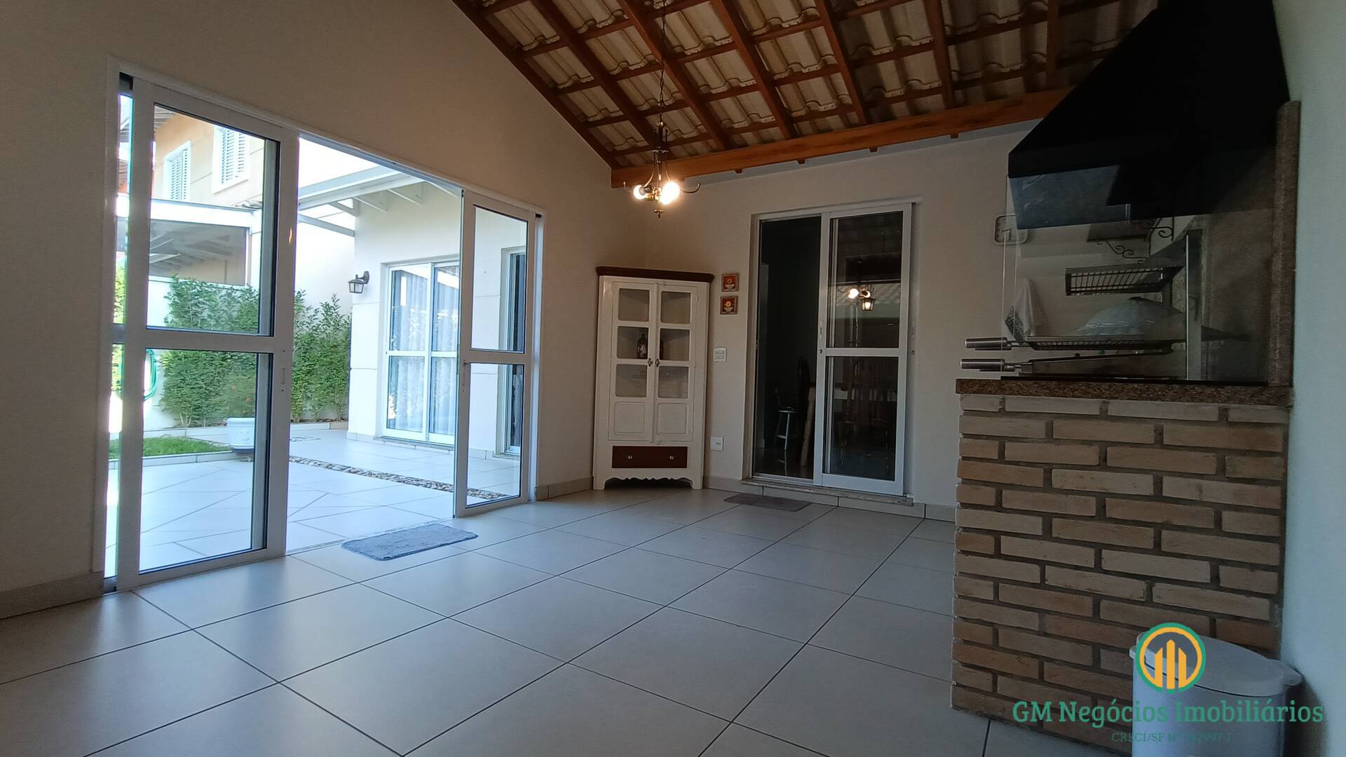 Casa à venda com 3 quartos, 230m² - Foto 16