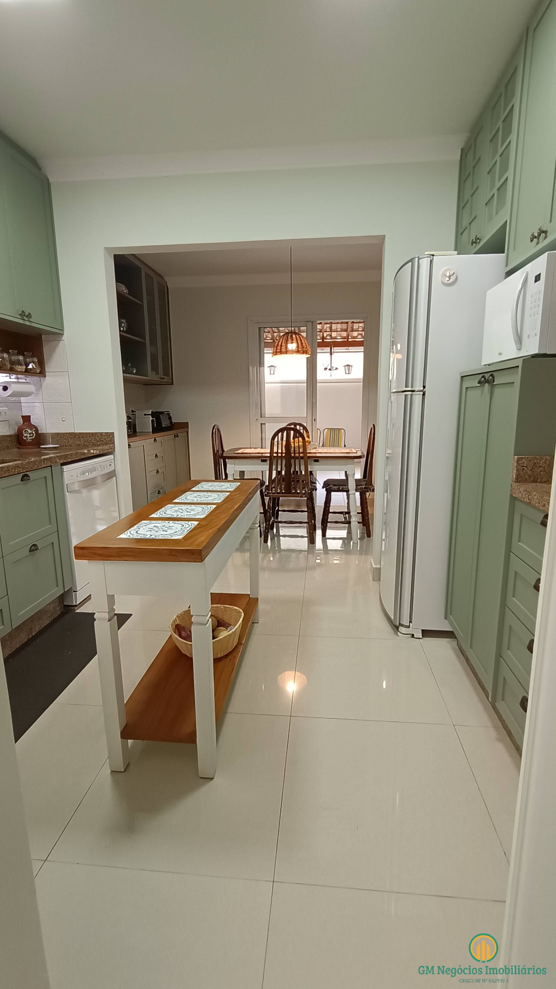 Casa à venda com 3 quartos, 230m² - Foto 25