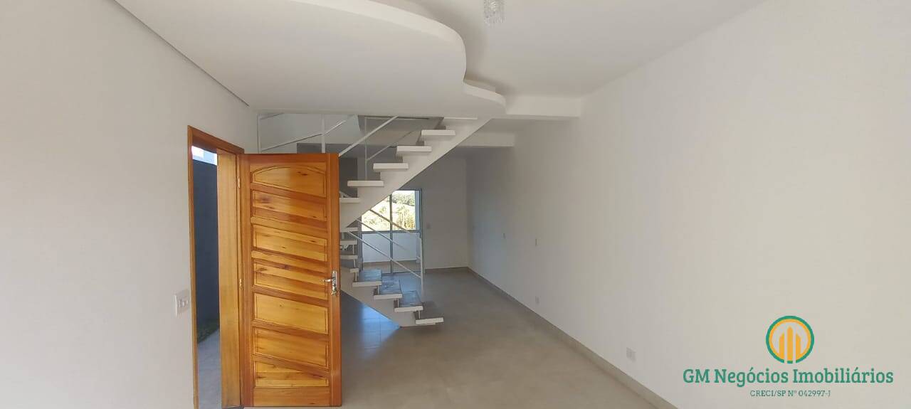 Casa à venda com 3 quartos, 80m² - Foto 4