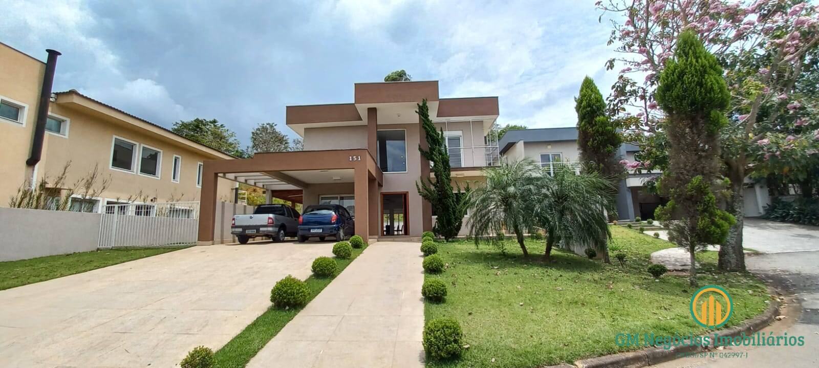 Casa de Condomínio à venda com 4 quartos, 380m² - Foto 2